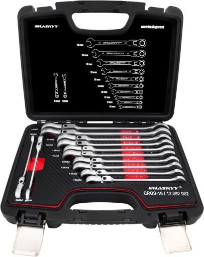 Набор из 12 метрических ключей с храповым механизмом 8–19 мм.