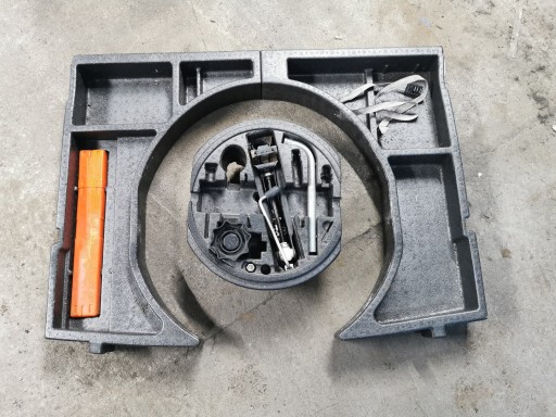 Набір для повнорозмірної запаски VW Golf V