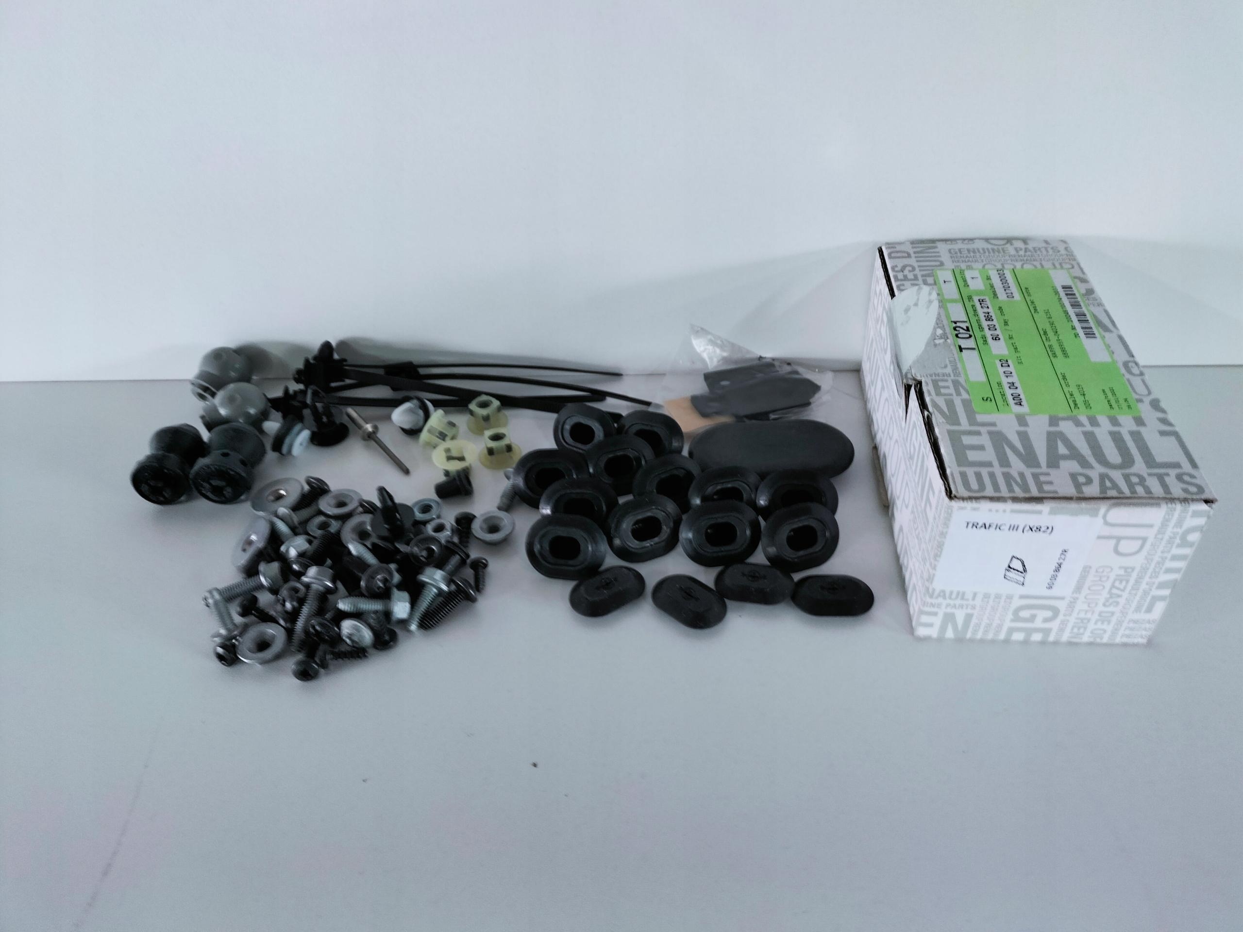 600386427R - Комплект дверных запонок RENAULT ударил III 14-