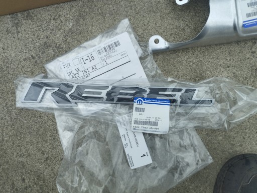 68247903AB - Значок Эмблема HEMI DODGE RAM 2015-19