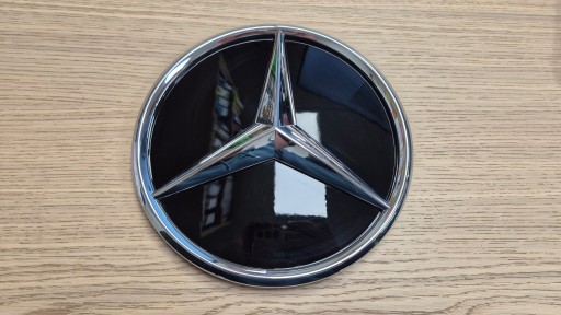 Значок MERCEDES GLC GLE CLS A000880300