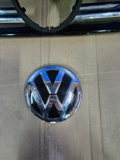 5na853601 - Емблема решітки з радаром Tiguan 5na