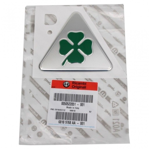 50522051 - Емблема конюшини на правій стороні Alfa Romeo Giulietta