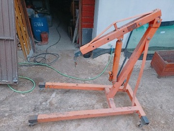 Кран для подъема двигателя