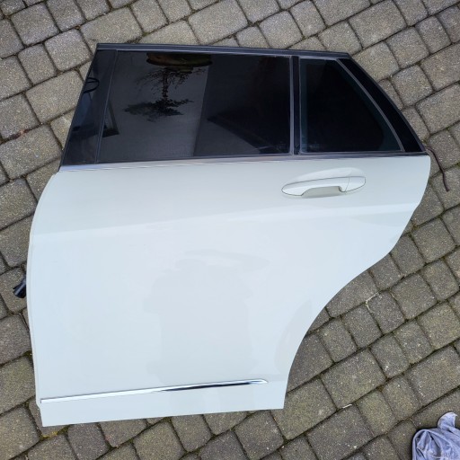 Mercedes w204 kombi задняя левая дверь 650 белая 2010комплект