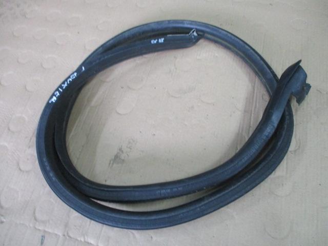 Boxster 986 уплотнение полости правой двери