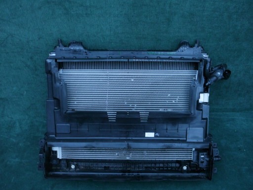 M8A2-8C607-BD - Комплект винтов крепления радиатора RANGE ROVER VELAR L560 лифт 2.0 2020/07-