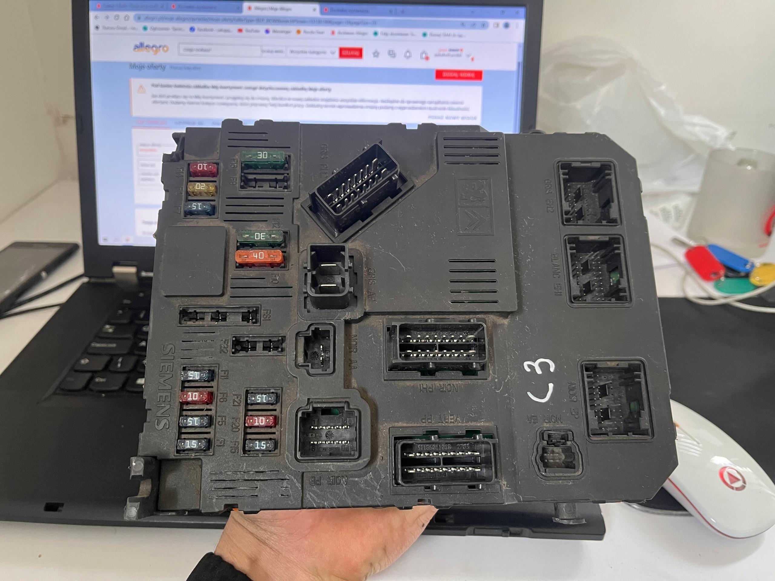 Citroen C3 bsi модуль запобіжників s118085200i