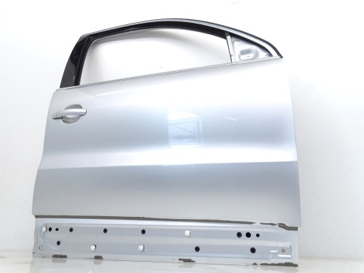 KM17698047678 - Правая передняя дверь vw tiguan i 5n лифт серебристый la7w