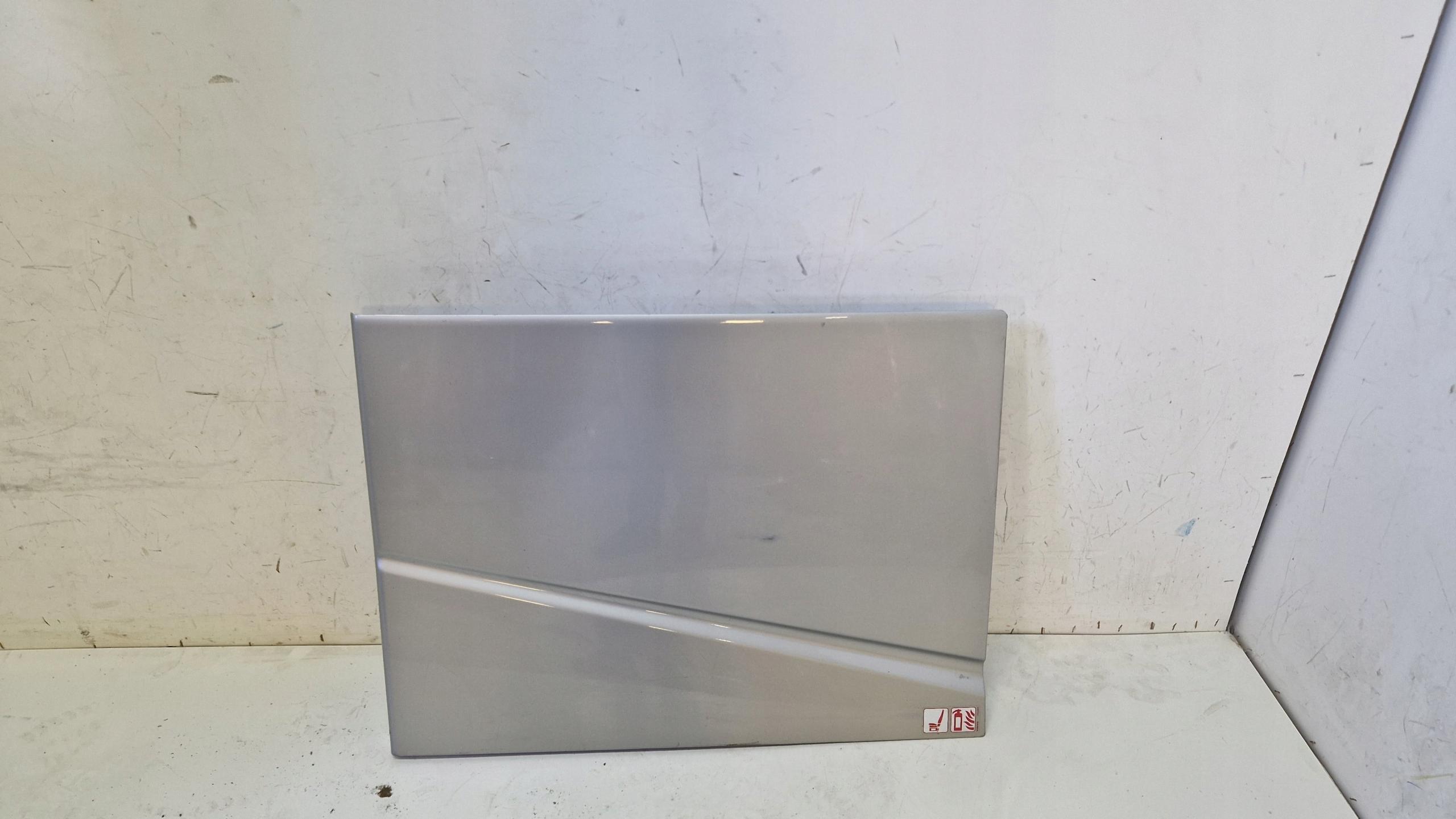 1111111 - дверь люка отсека салона volvo fh4