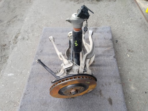 Ступица поворотного кулака задняя левая audi q7 q8 4m