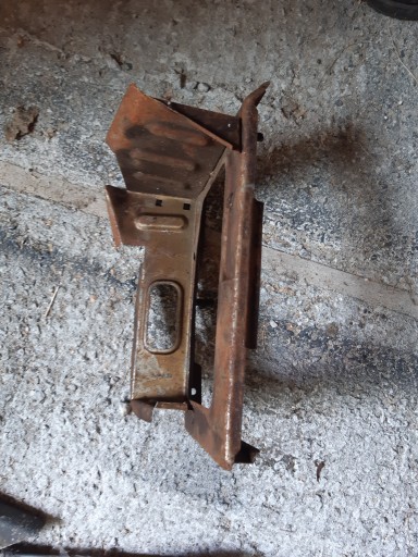 556 - fiat 125p polonez основание аккумулятора