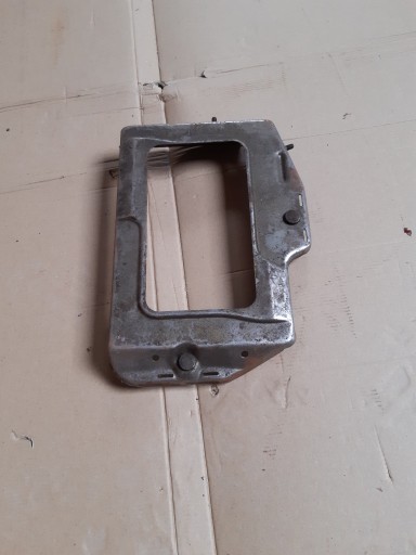 556 - fiat 125p polonez основание аккумулятора