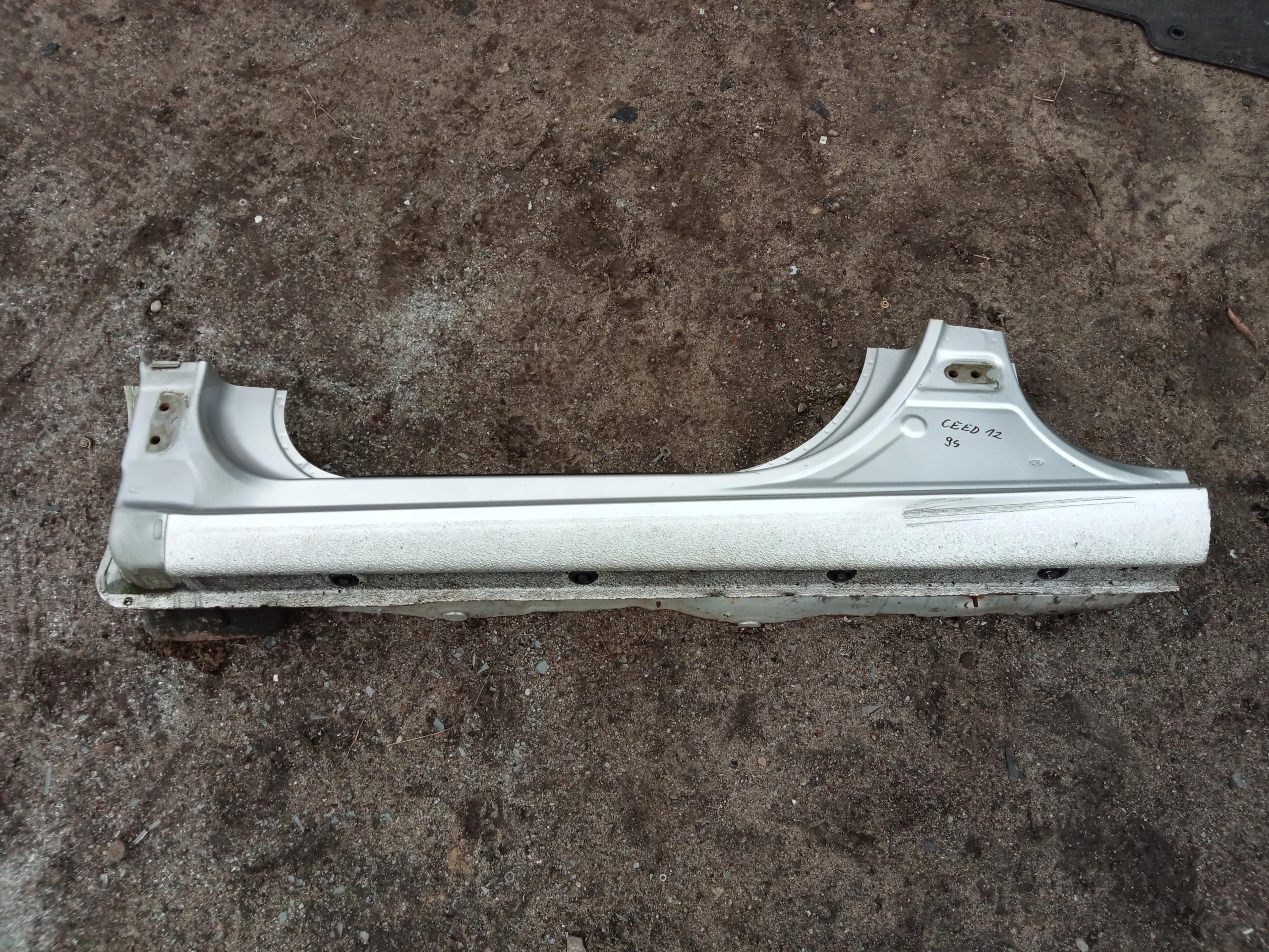 Kia ceed 12-16R стійка поріг лівий 9S