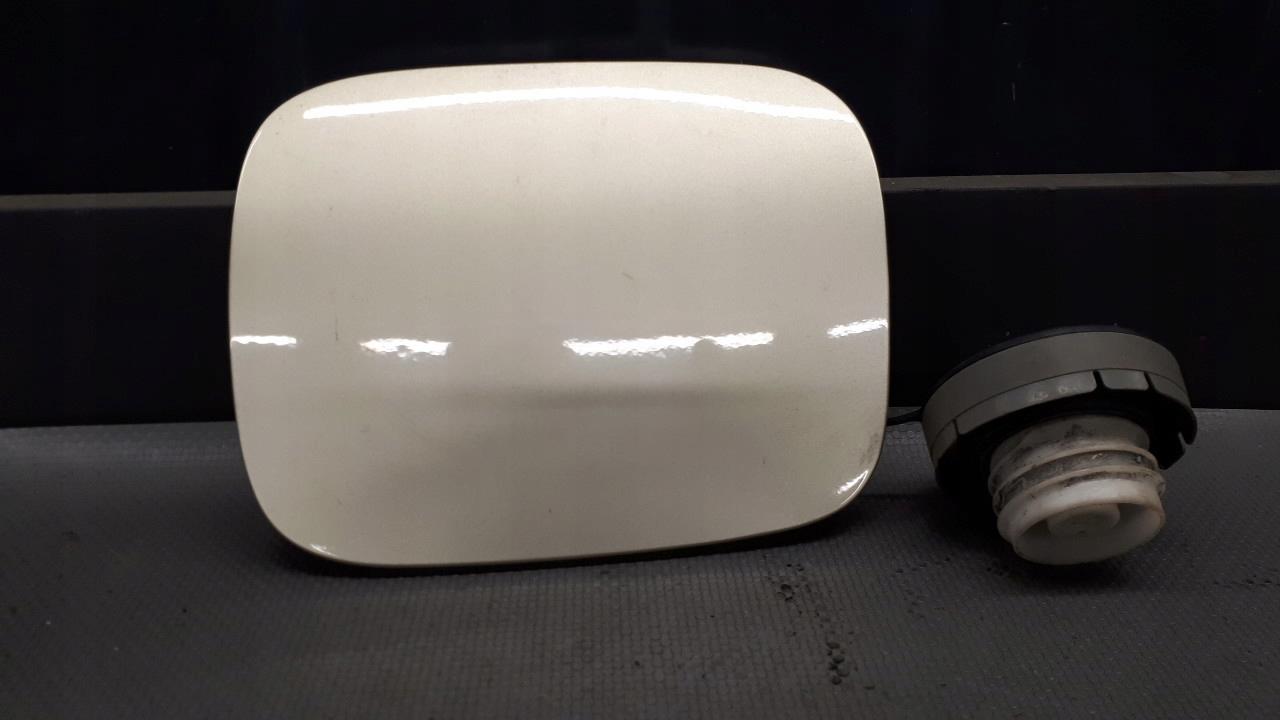 Кришка паливного бака Toyota Yaris Verso