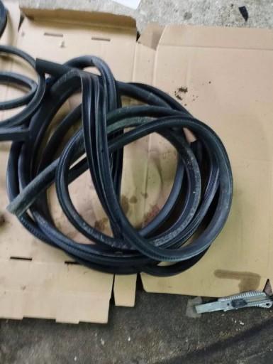 FRR516 - комплект ущільнень передніх дверей Ford S-max