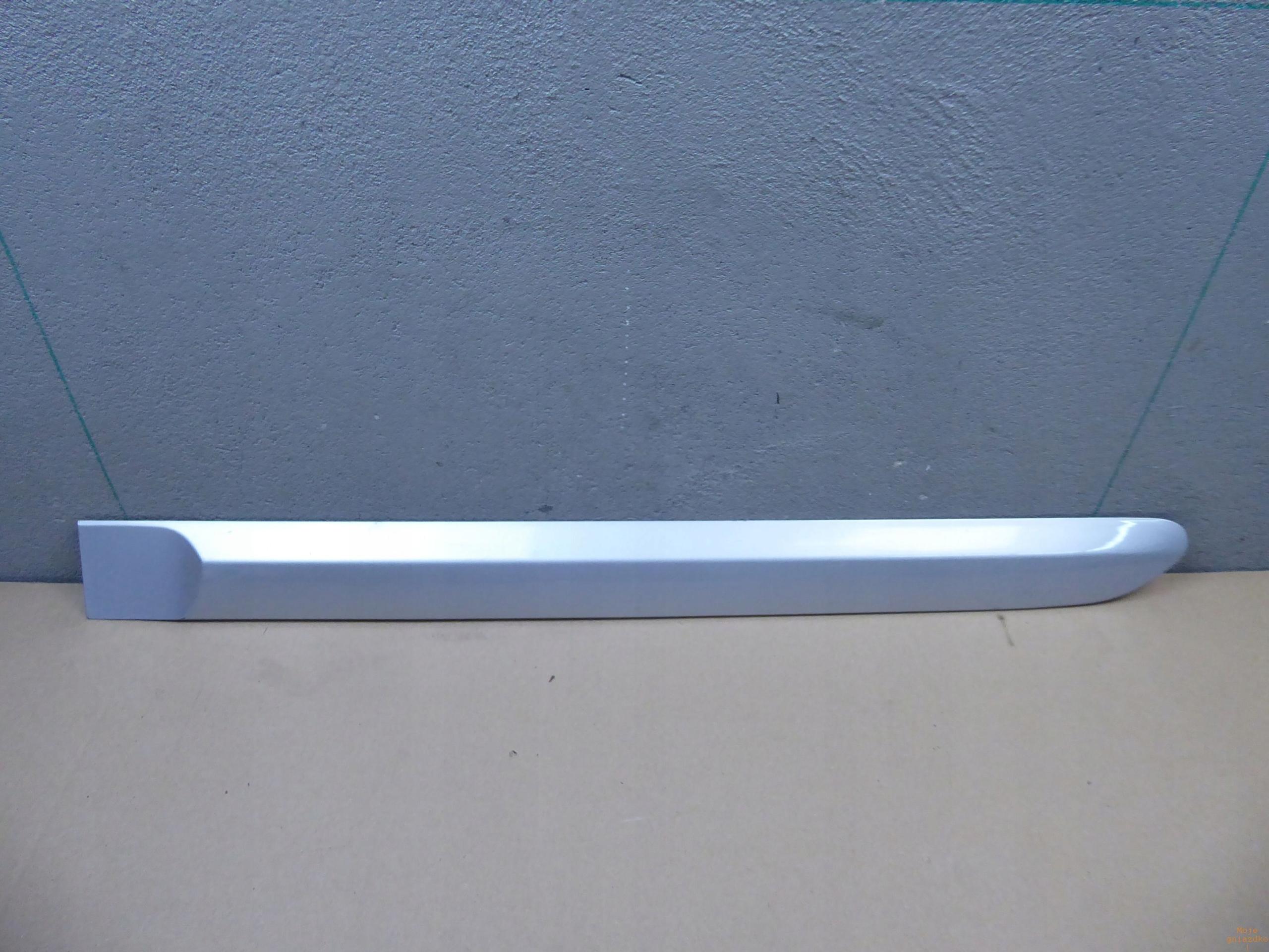 Накладка дверей ліва задня PEUGEOT 308 ezr