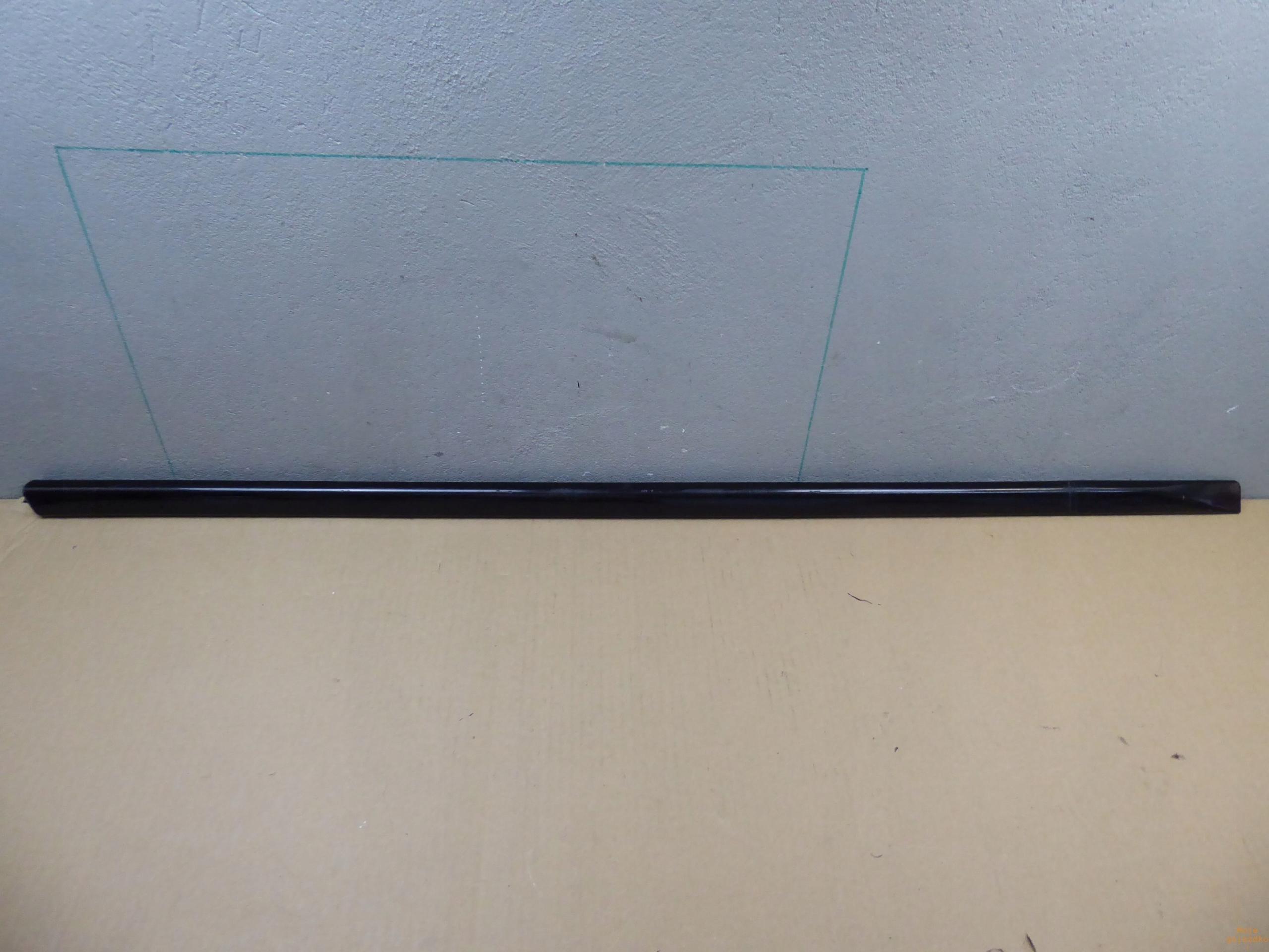 Молдинг правої передньої двері CITROEN C2 чорний лак