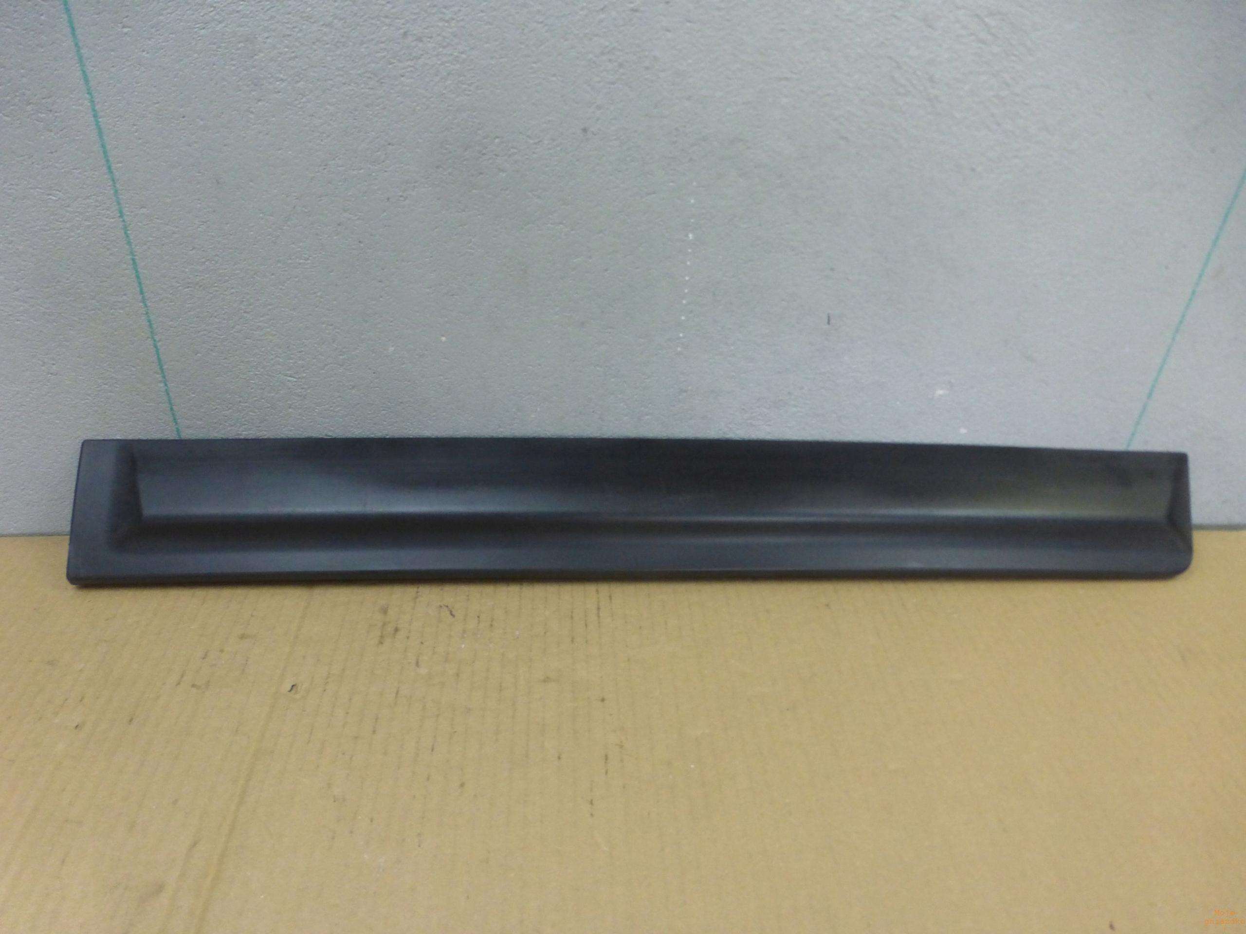 Молдинг левый задний CITROEN C4 и 5-дверный