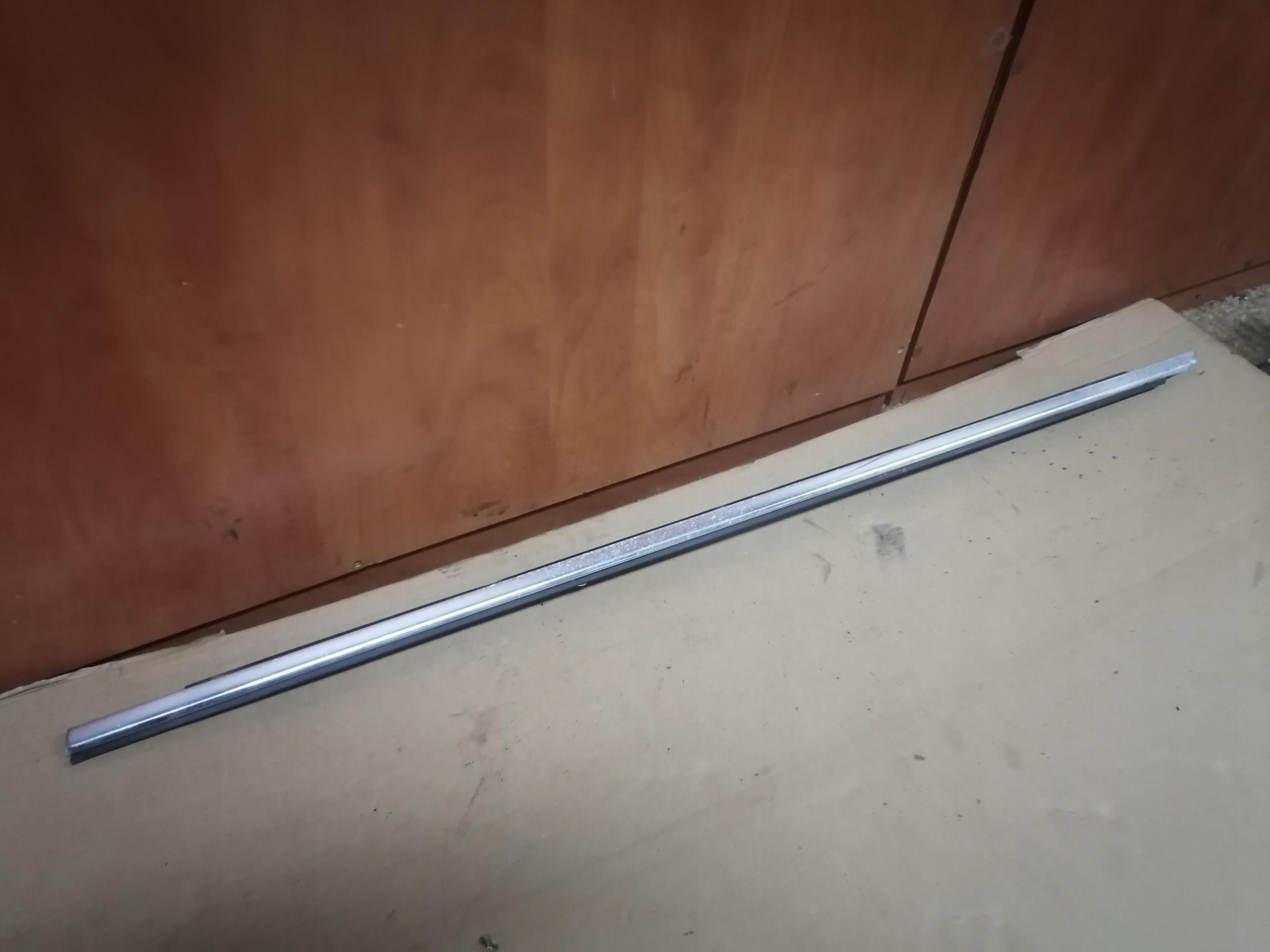 4f0853283C - передний левый скребок audi A6 C6 4f0853283