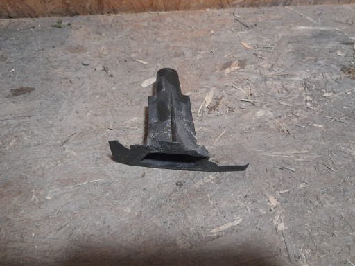 Ліве кріплення Омивач passat b7