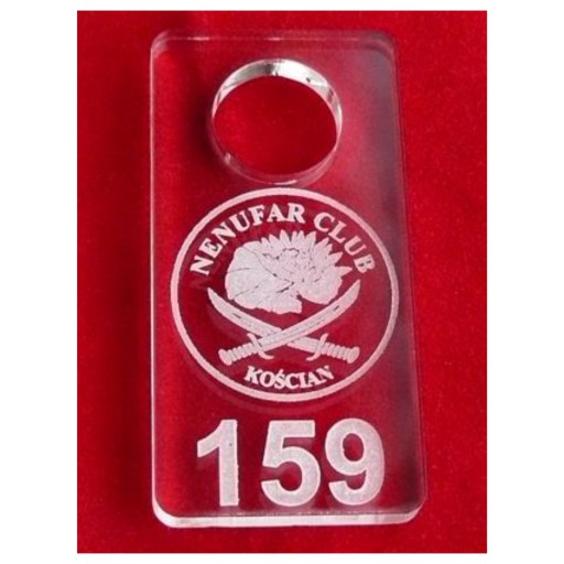 Акрилові брелоки з гравіюванням номера готельного гардеробу 3х6 см 100 шт.