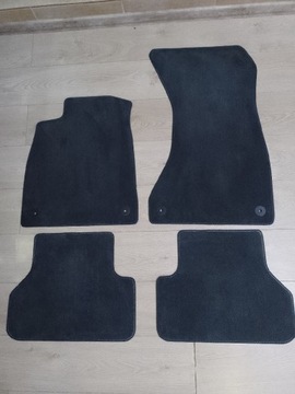 Оригинальные велюровые коврики Audi A4 B9.
