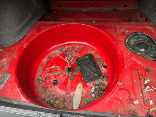 Багажник на полу ванна e34