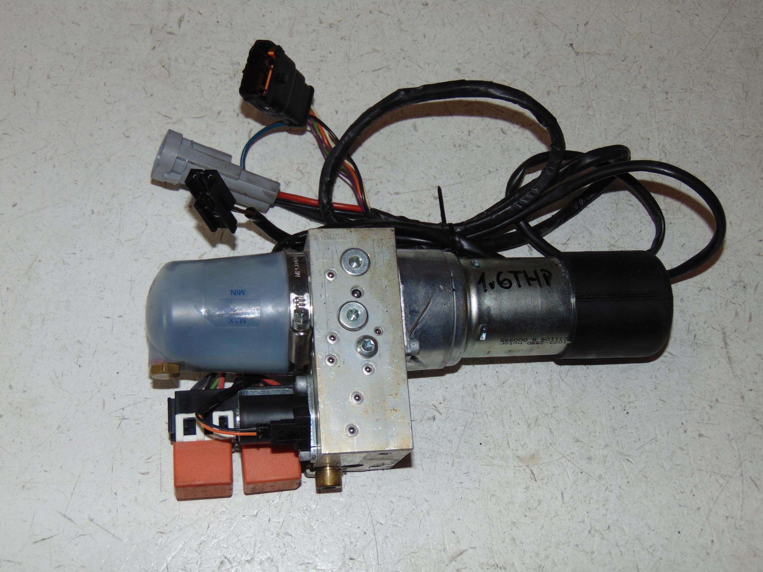 Насос двигателя крыши Пежо 308 КК 107621300