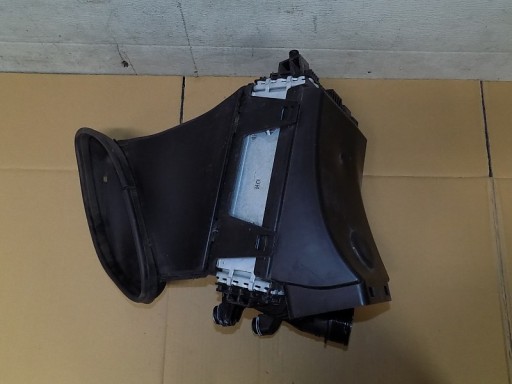 99157575701 - porsche 911 991 ПОДЪЕМ РАДИАТОРА ИНТЕРКУЛЕРА ЛЕВЫЙ