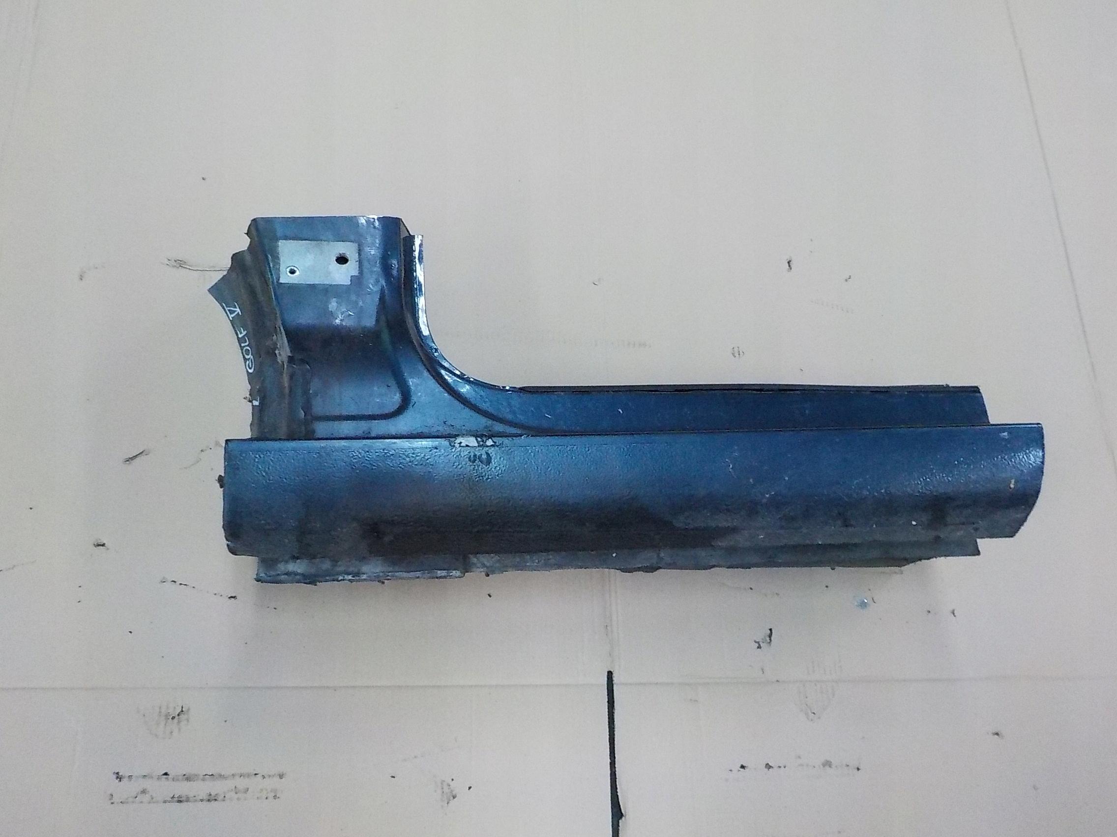 2007r - левый порог vw golf V 5D 2007