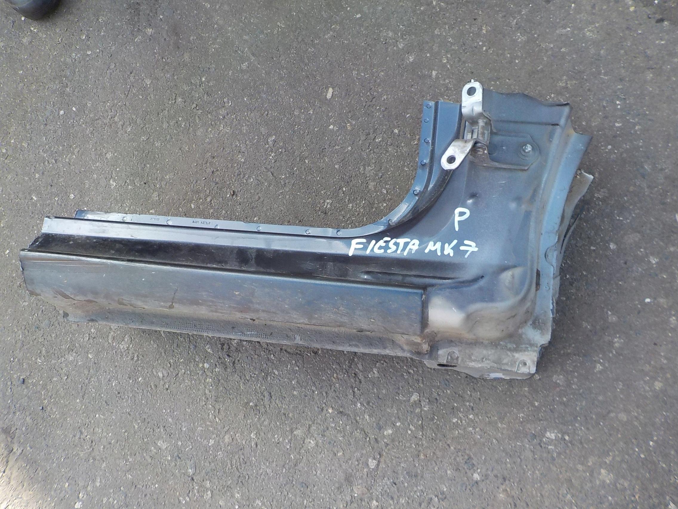 Порог правый ford fiesta mk7 5D 2011