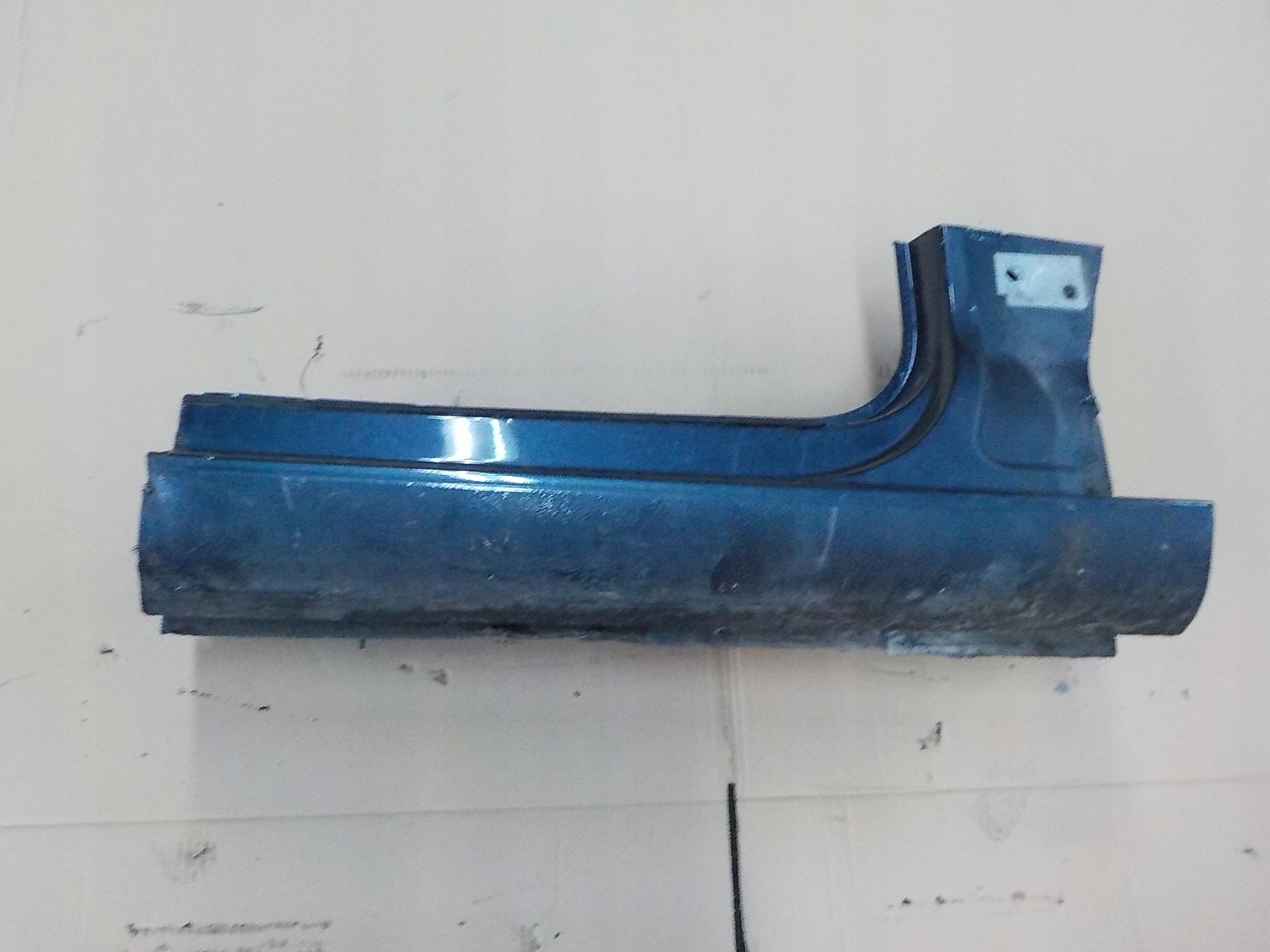 2007r - порог правый vw golf V 5D 2007