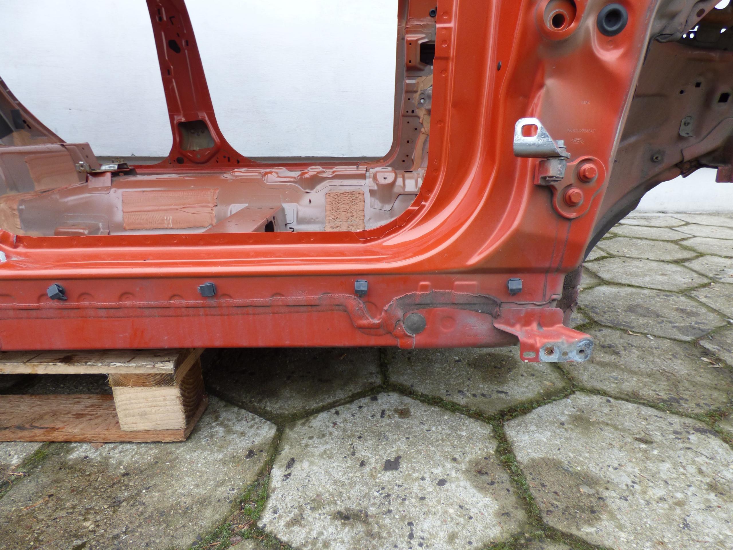 Порог стойки правая передняя часть KB FOCUS MK3