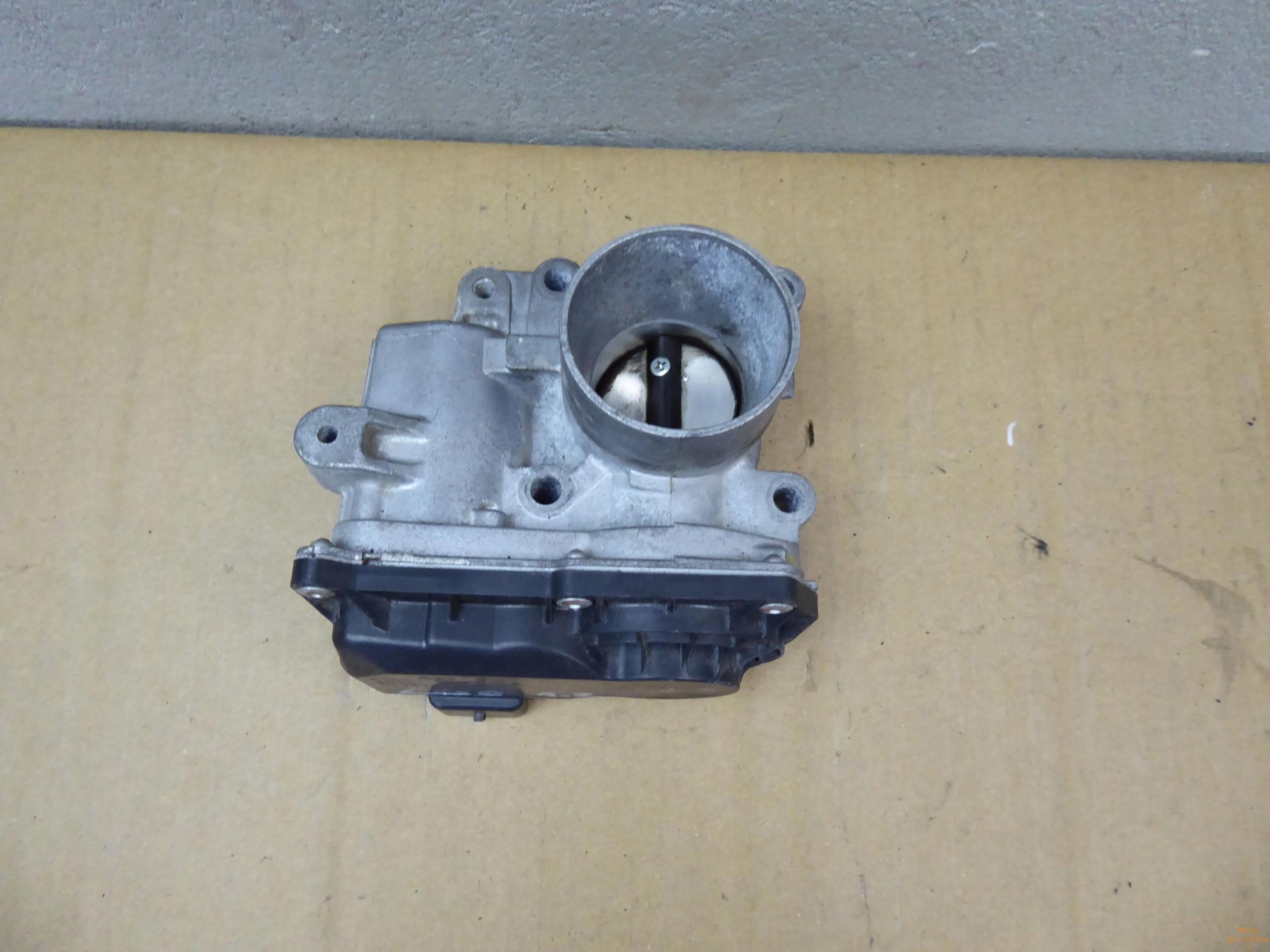 Дроссельная заслонка RENAULT CLIO IV 1.2 8200568712D