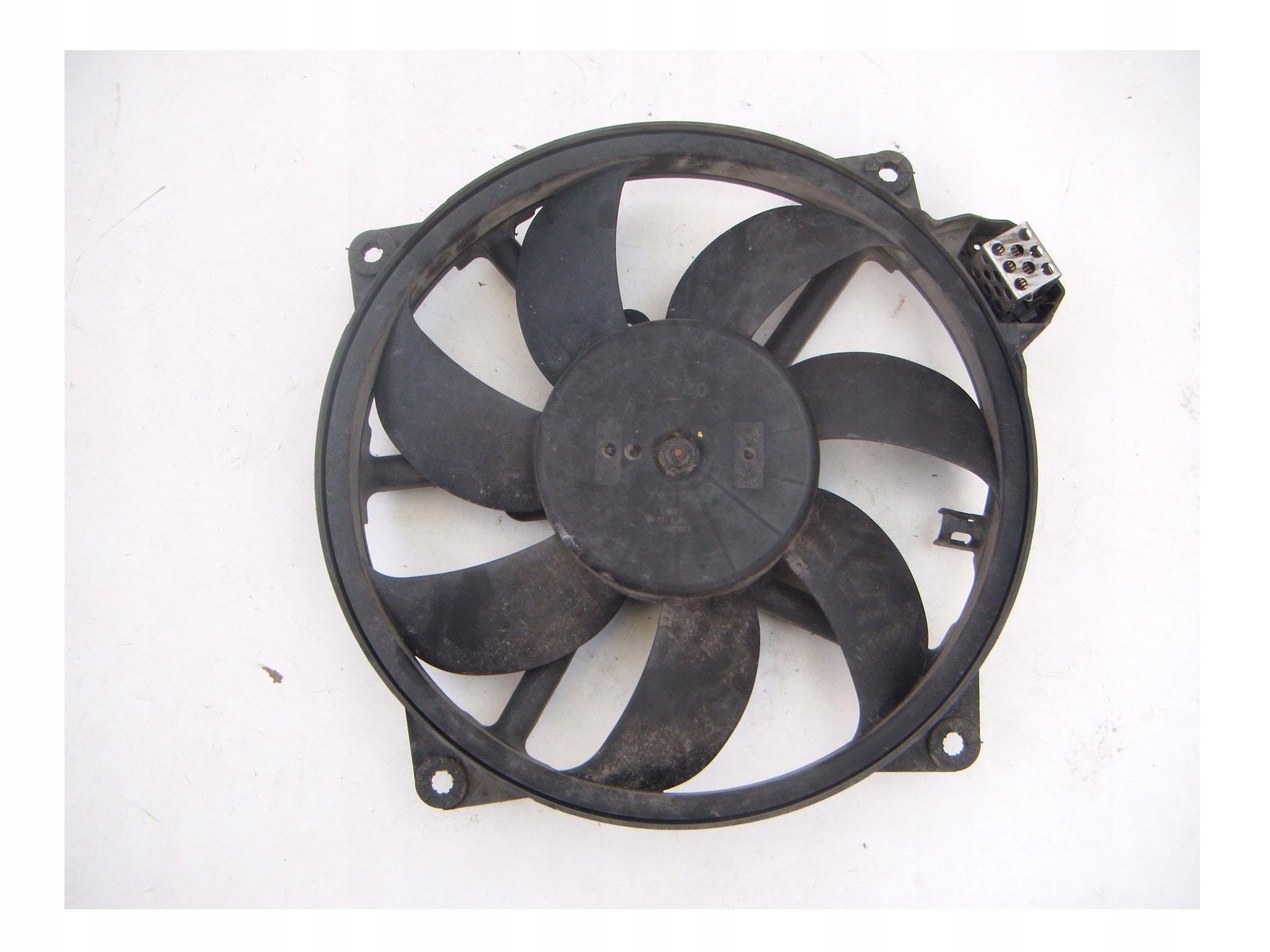 214810028R - вентилятор охолодження scenic III megane III