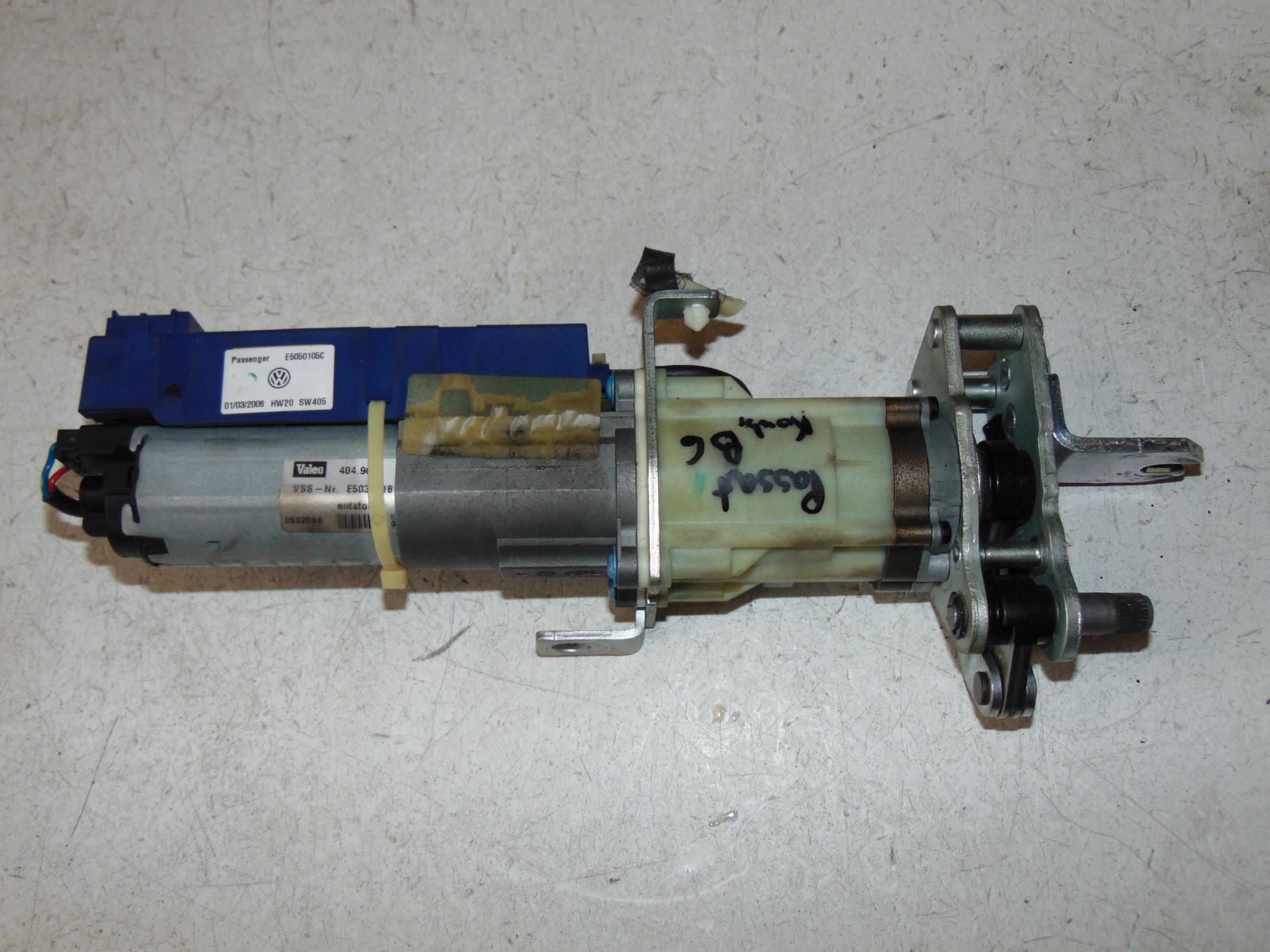 Двигатель багажника VW PASSAT B6 3C9827384C