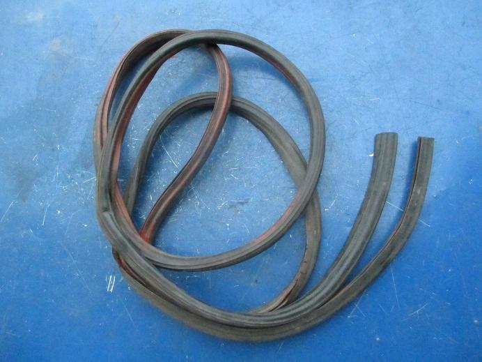 1-342 - skoda 100S прокладка багажника s100