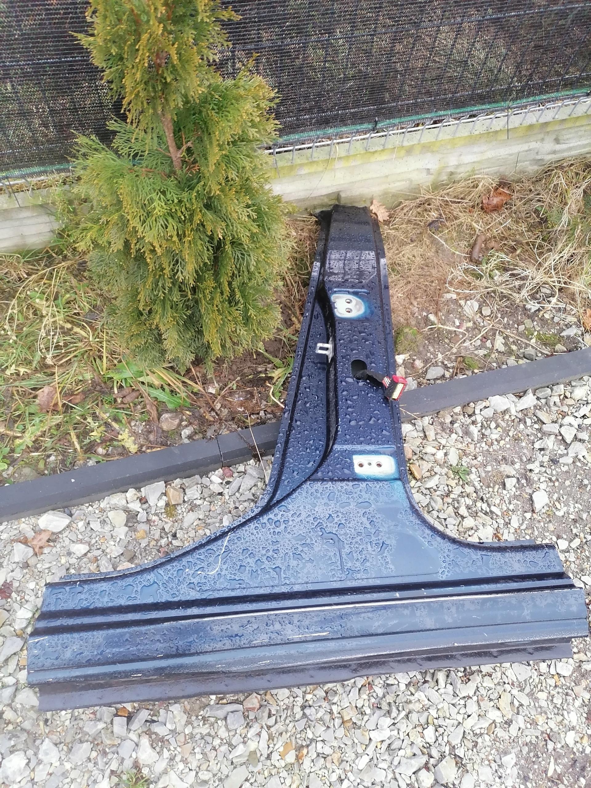 Ліва стійка peugeot 5008 і KPSC