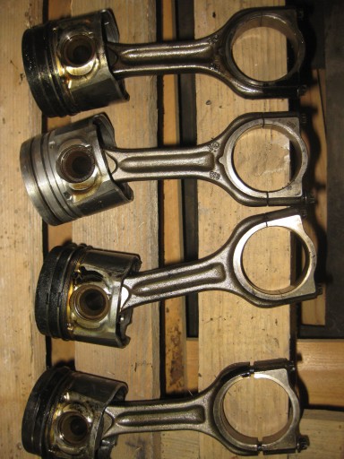 Поршень з шатуном hyundai 2.2 crdi d4hb