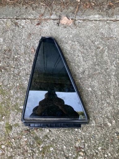 10007654331 - toyota corolla универсал E21 стекло двери левый задний