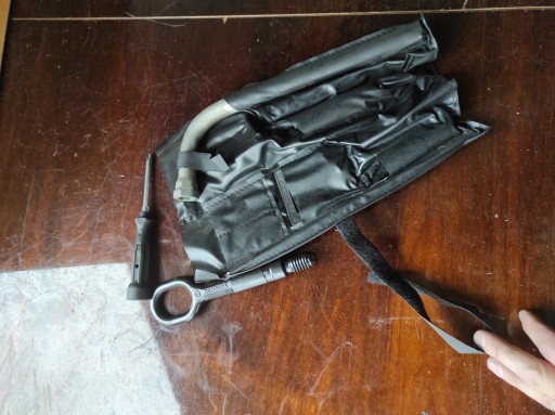 Викрутка-гачок Audi A4 B8 чохол 8K0805615A