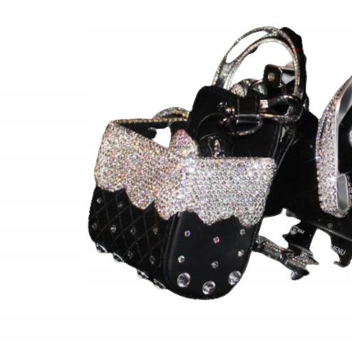 Автомобильный держатель телефона искусственный мех бриллианты 1