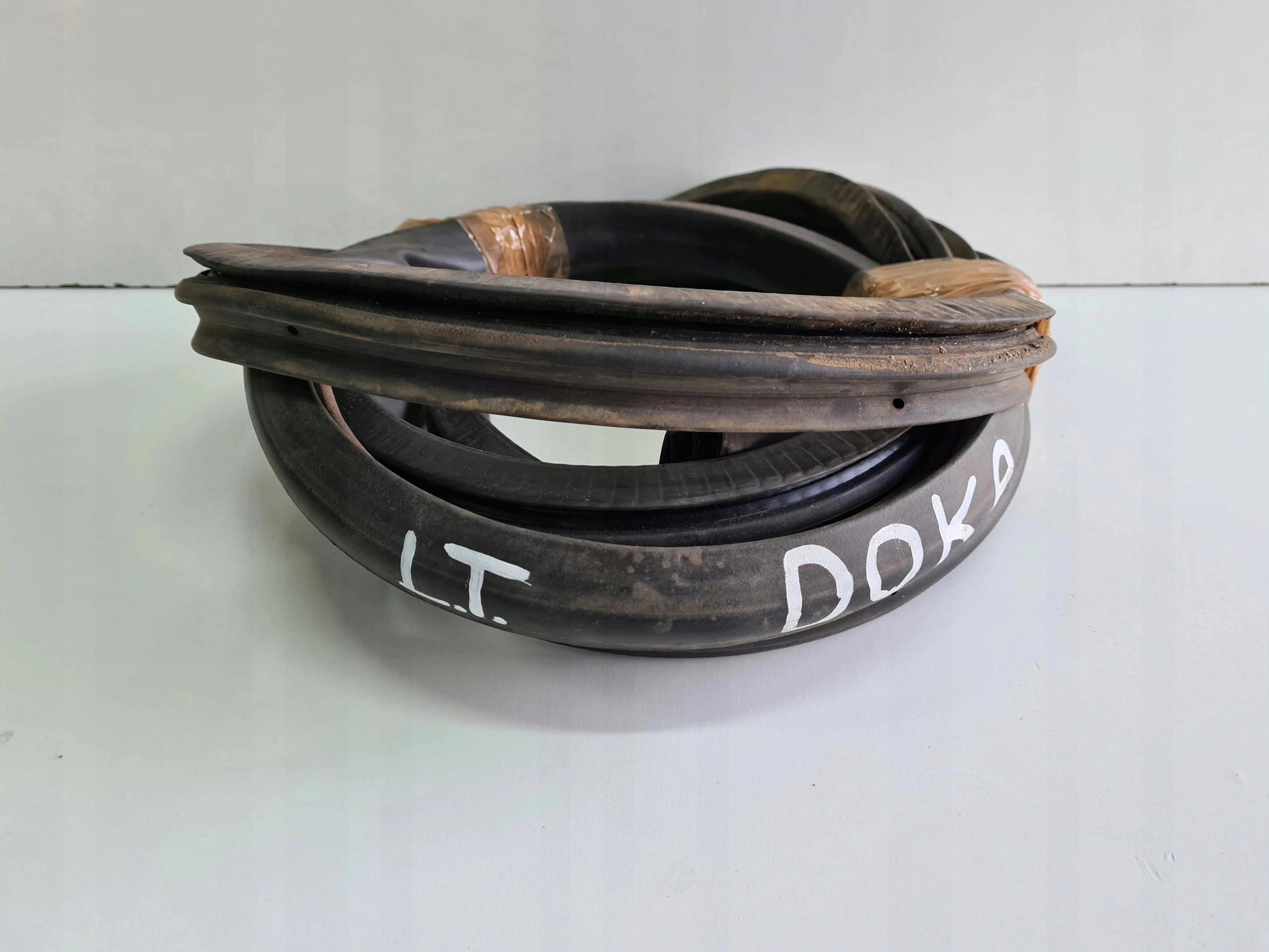 Ущільнення дверей лівий задній VW T5 DOKA