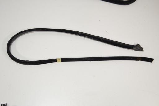 Прокладка лівого скла Mercedes W140 CL C140