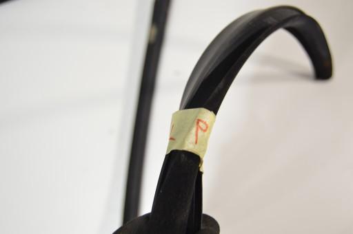 Прокладка правого скла Mercedes W140 CL C140