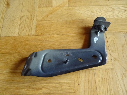 Кріплення крила ПРАВЕ 31371011 volvo XC90