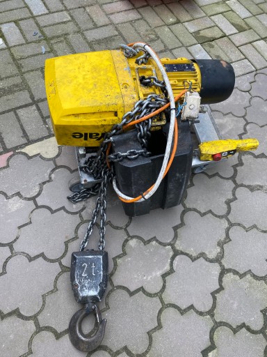 Лебедка цепная 2000 кг yala s.w.l 400w