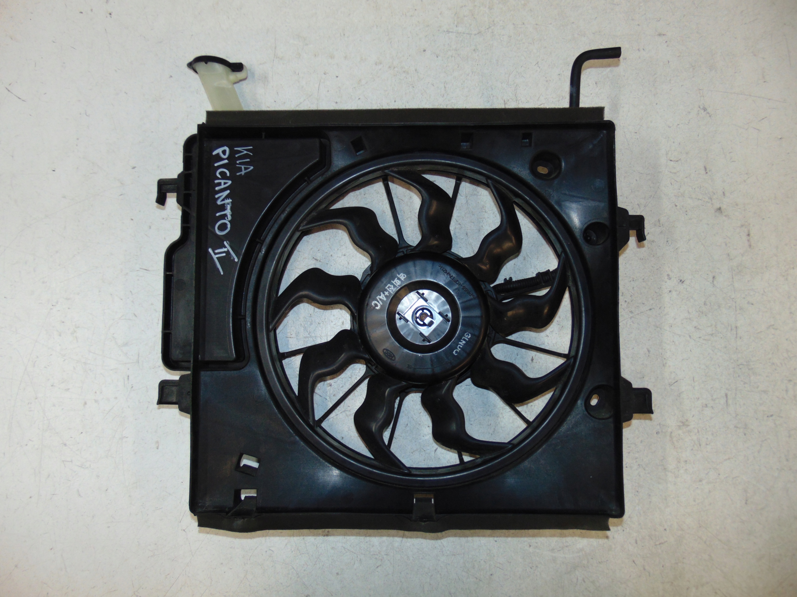 Вентилятор охлаждения KIA PICANTO II 1.0 12V 3137230108