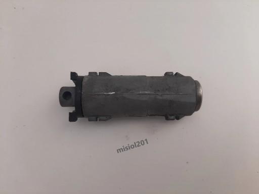 4662474 - вставка замка задней двери VW T5